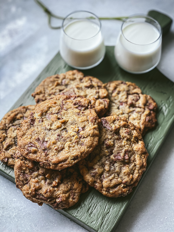 CHEWY CHOCOLATE TOFFEE COOKIES